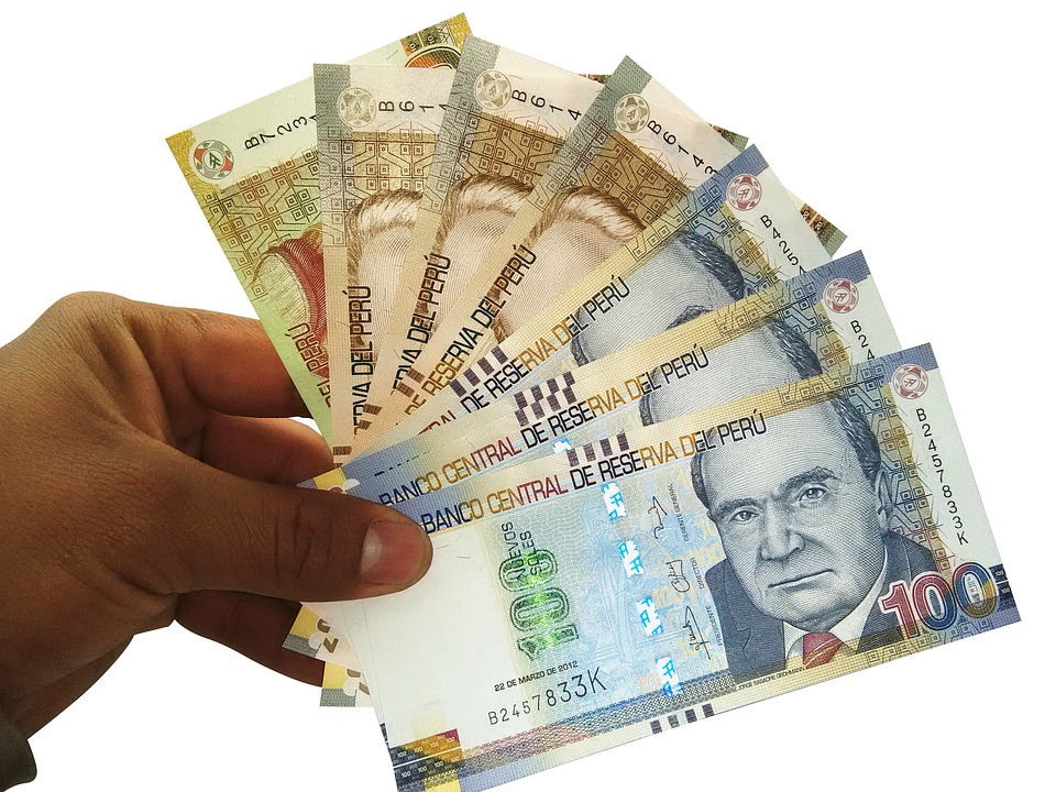 bankovky Peru
