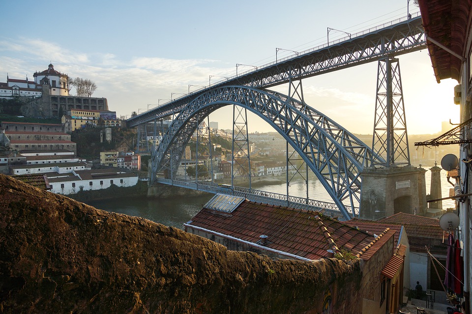 most přes řeku v Portu